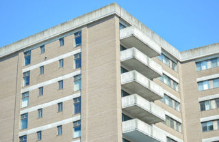 Vi utför trappstädning Vi utför trappstädning